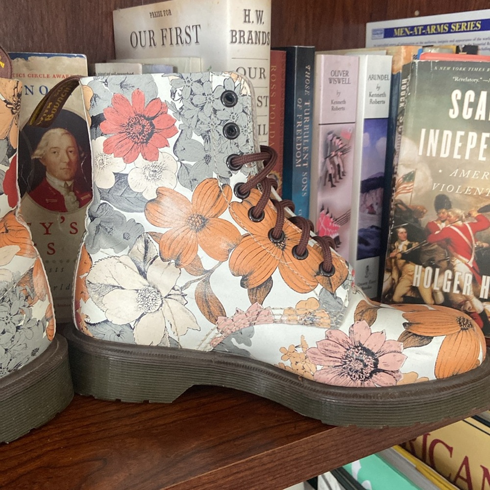 RARE! Dr. Martens 1460 Pascal Boot Floral Sand Sable Botanic Leather W Size 7 - Picture 11 of 15